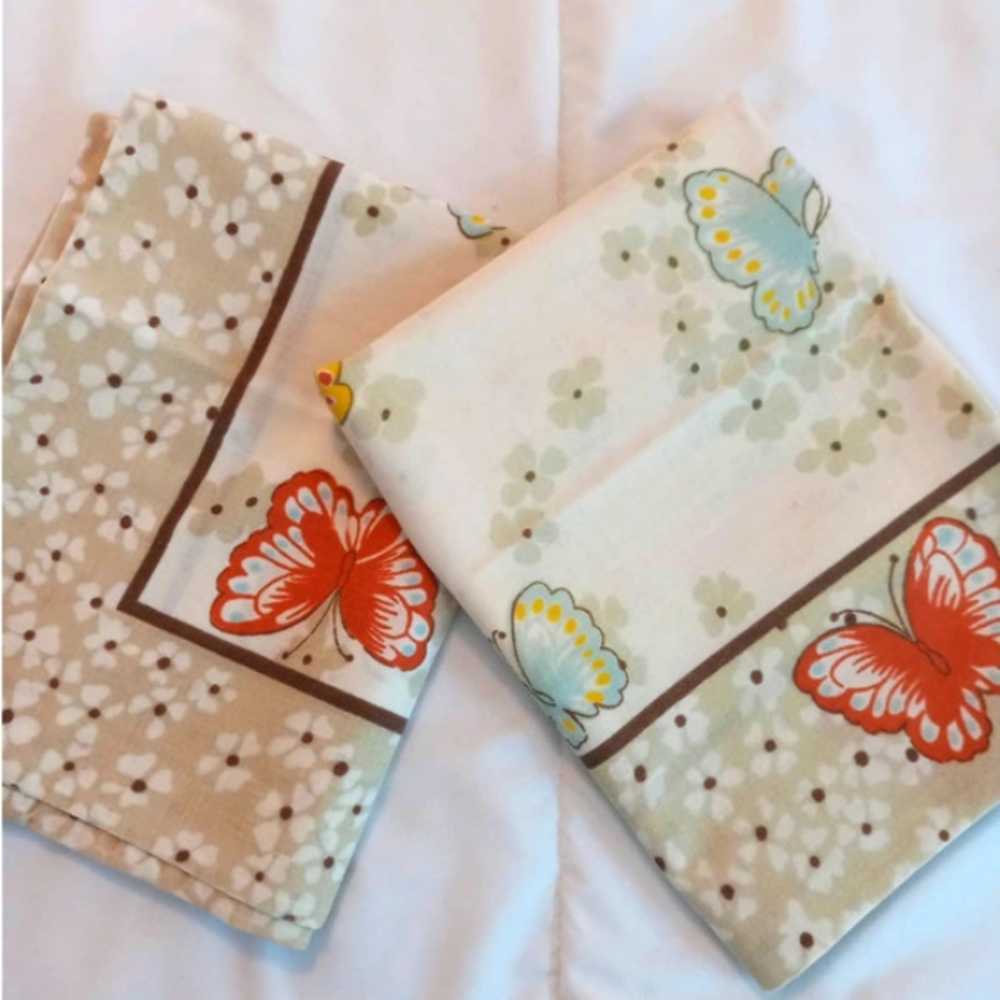 Vintage Tastemaker Muslin Pillowcases Set of 2 Butterflies Flowers Retro